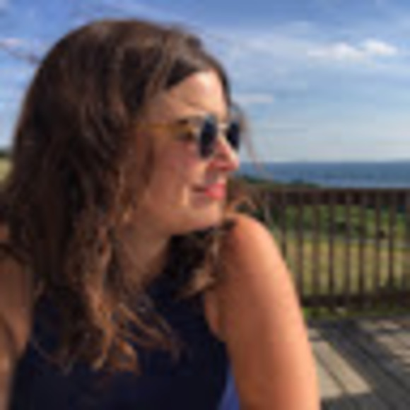 Meet your Posher, Amanda - Picture 1 of 1